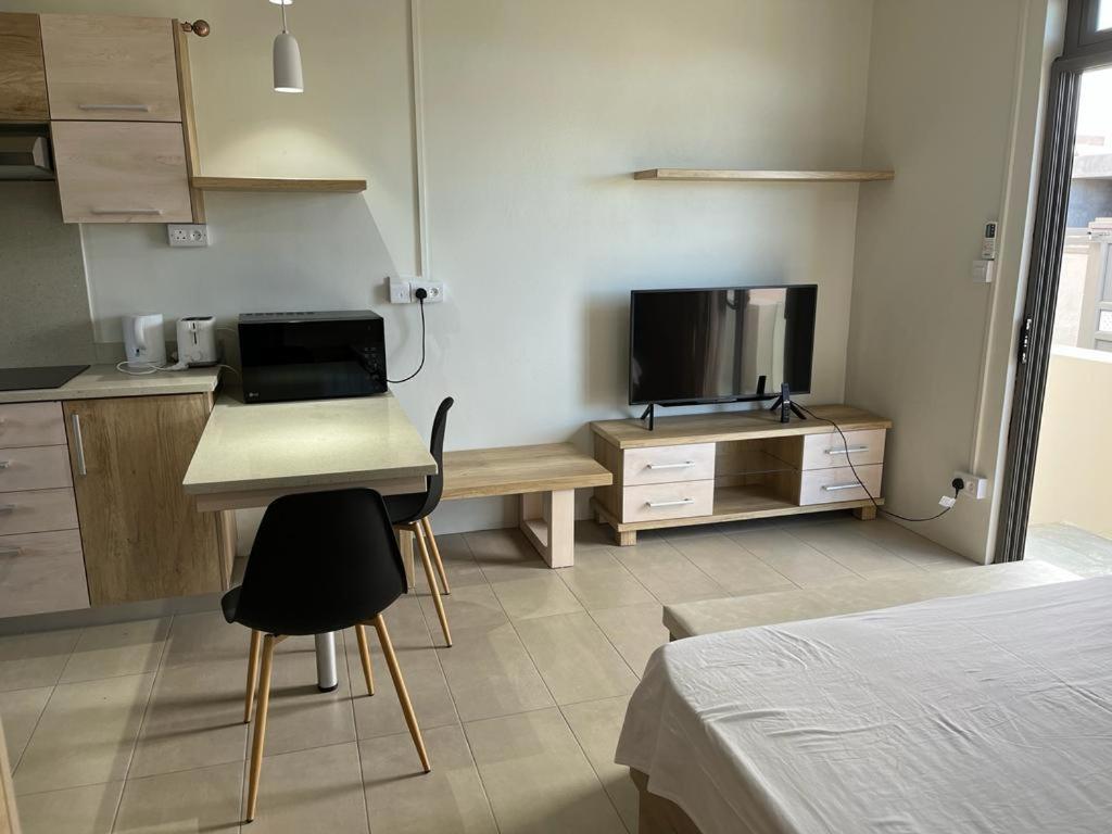 John House No 6 Apartment
